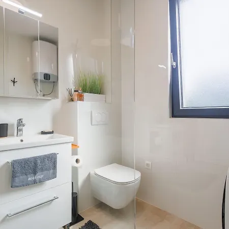 Adora Apartamento *
