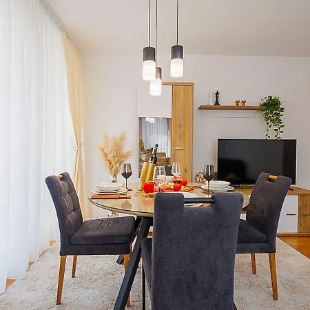 Apartamento Adora Solin
